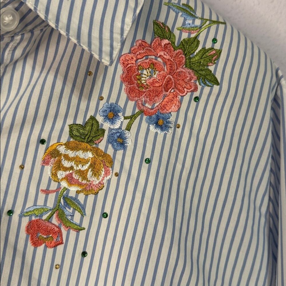 Quacker Factory Women Blue Striped Floral Embroidered Button-Up Shirt Size XL - Picture 3 of 9